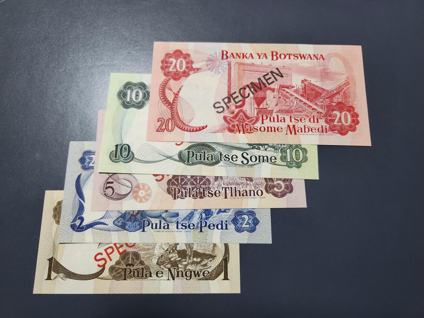 11月29号晚上8点 外国纸币自动截拍第64场 【全新同号钞】博茨瓦纳1-20普拉 1976年 清版样钞5张套UNC