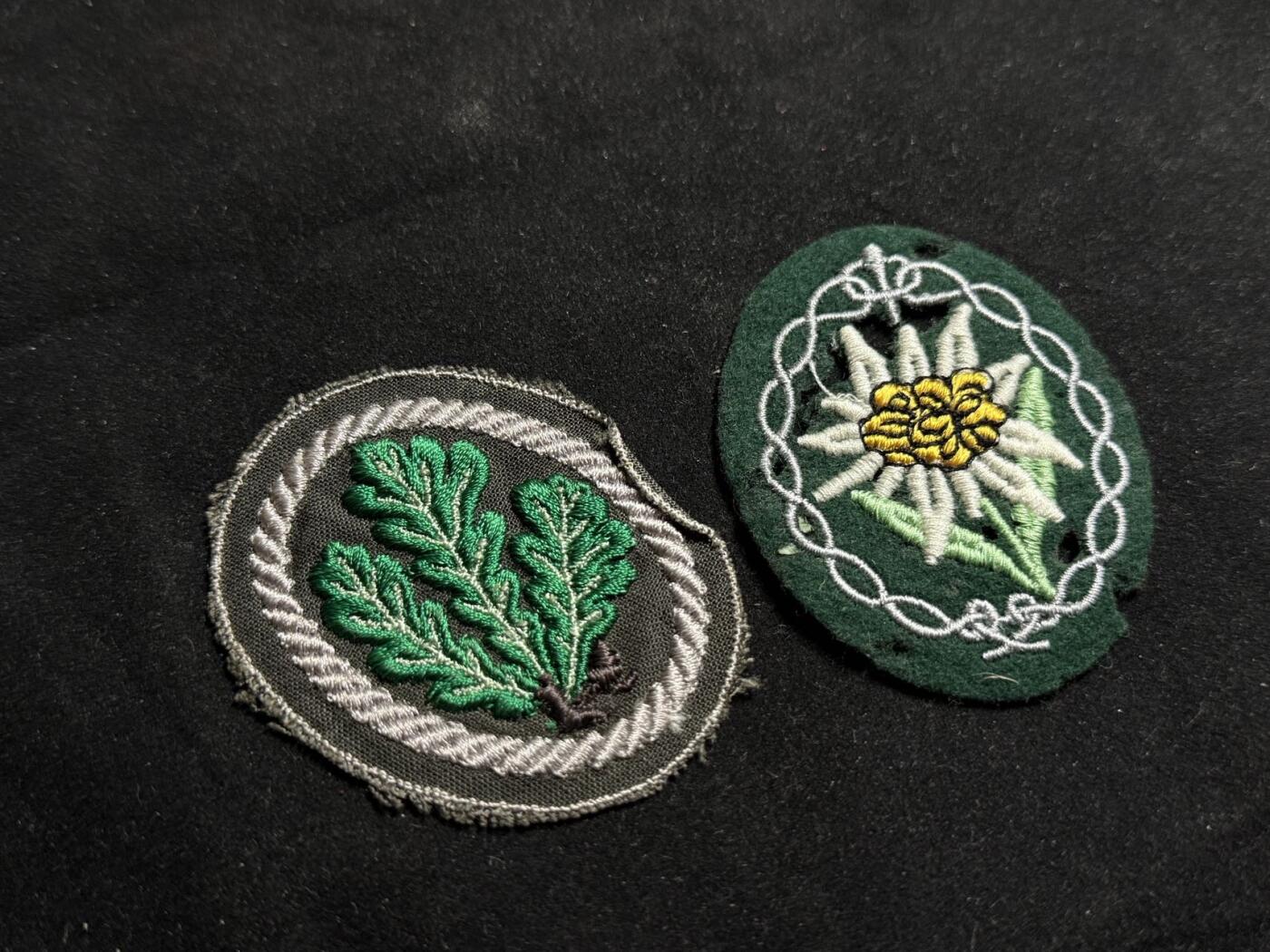 戎马世界章牌大赏第108期 德国二战布制臂章，山地兵与猎兵臂章，有虫蛀破洞