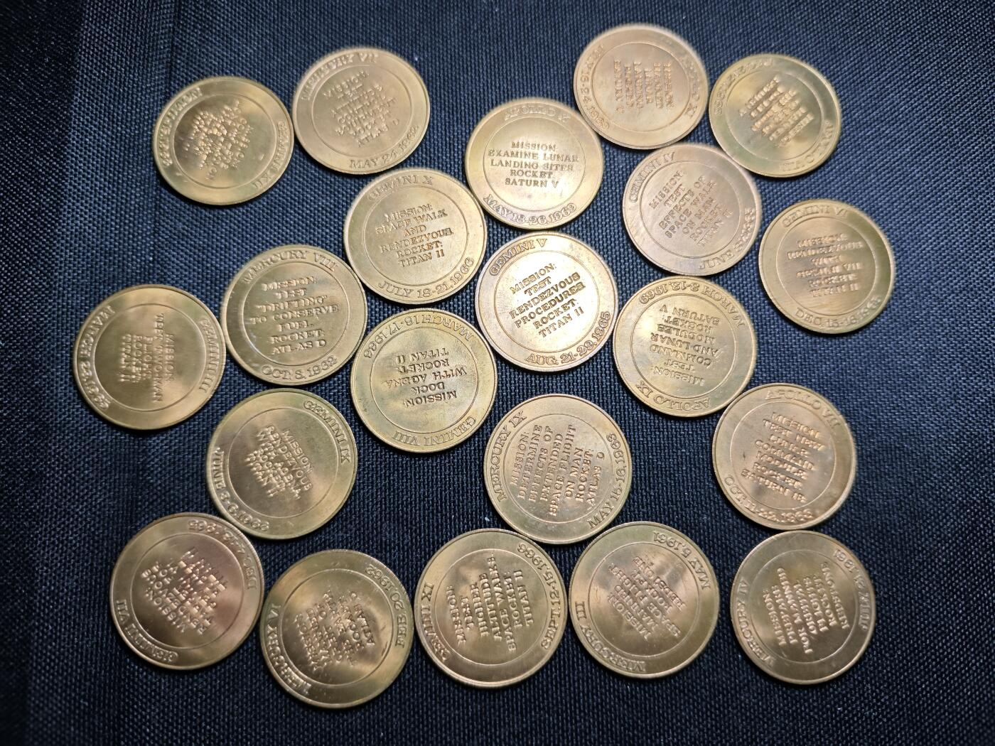 KK钱币收藏小铺 （套币 好品/批量散币 银币）专场  2月预留时间 周末发货  美国航天纪念铜章21枚 好品！