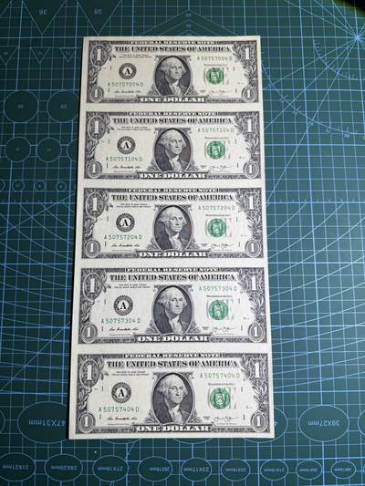 【炜奕收藏】，第五十一期 - 2013年美国1美元5连体钞，UNC品相