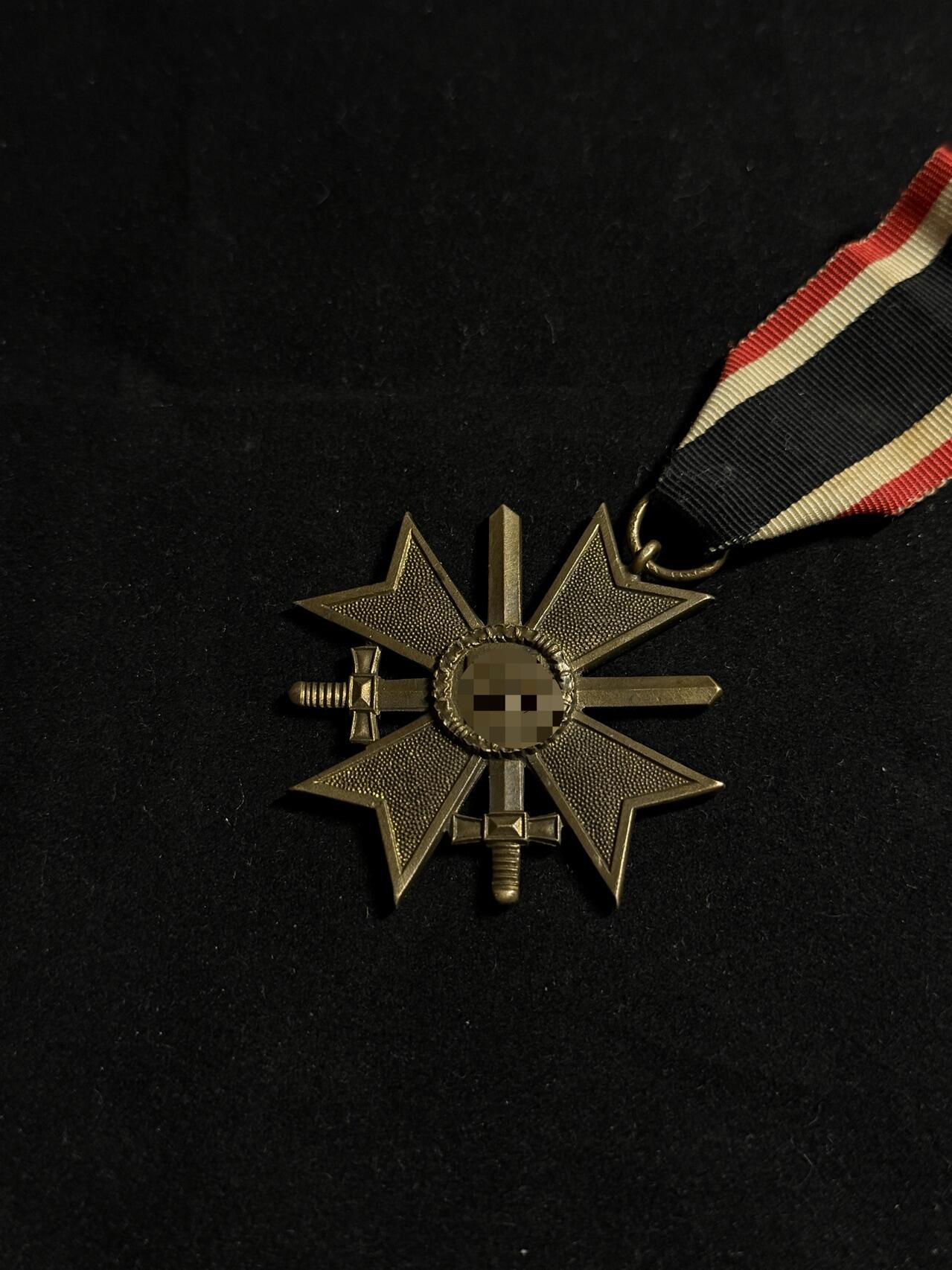 戎马世界章牌大赏第108期 铭记历史！德国带剑二级战功十字勋章