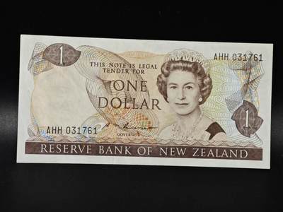 【淘币小摊】限时拍第八百零五拍  纸币场  满百包邮可预留两周  周一统一发货  - 新西兰1元纸币【有折】