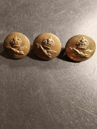 老王徽章第165期 - 英国皇家空军铜扣一组      23mm 