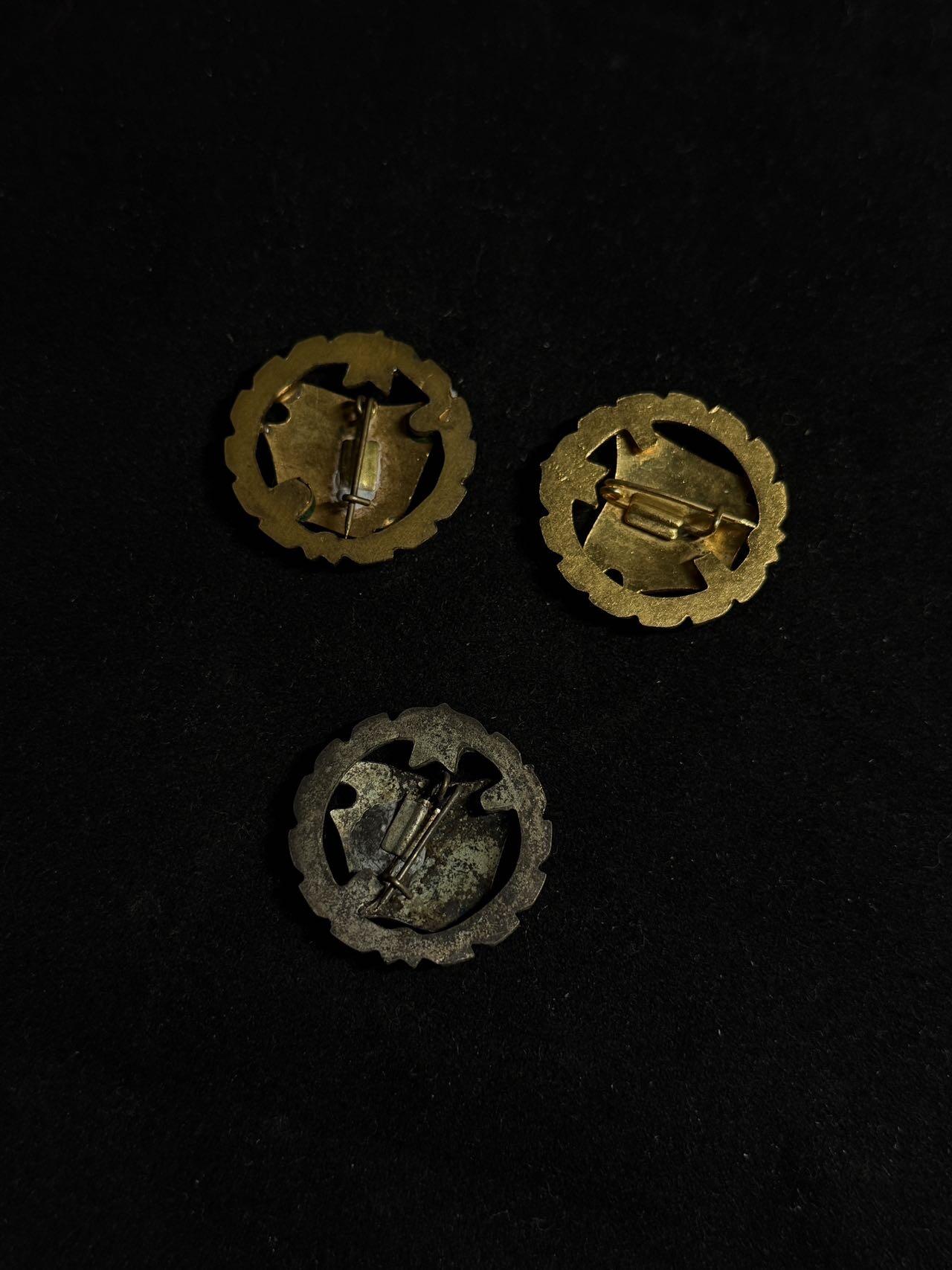 戎马世界章牌大赏第108期 匈牙利社会主义工人旅证章，三个级别