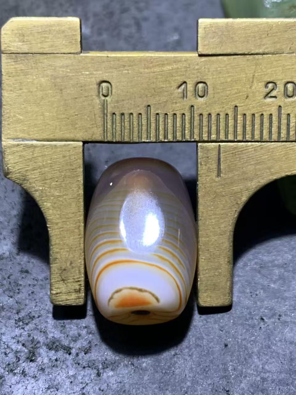 高玉化千层纹缠丝玛瑙随形通货桶珠一个