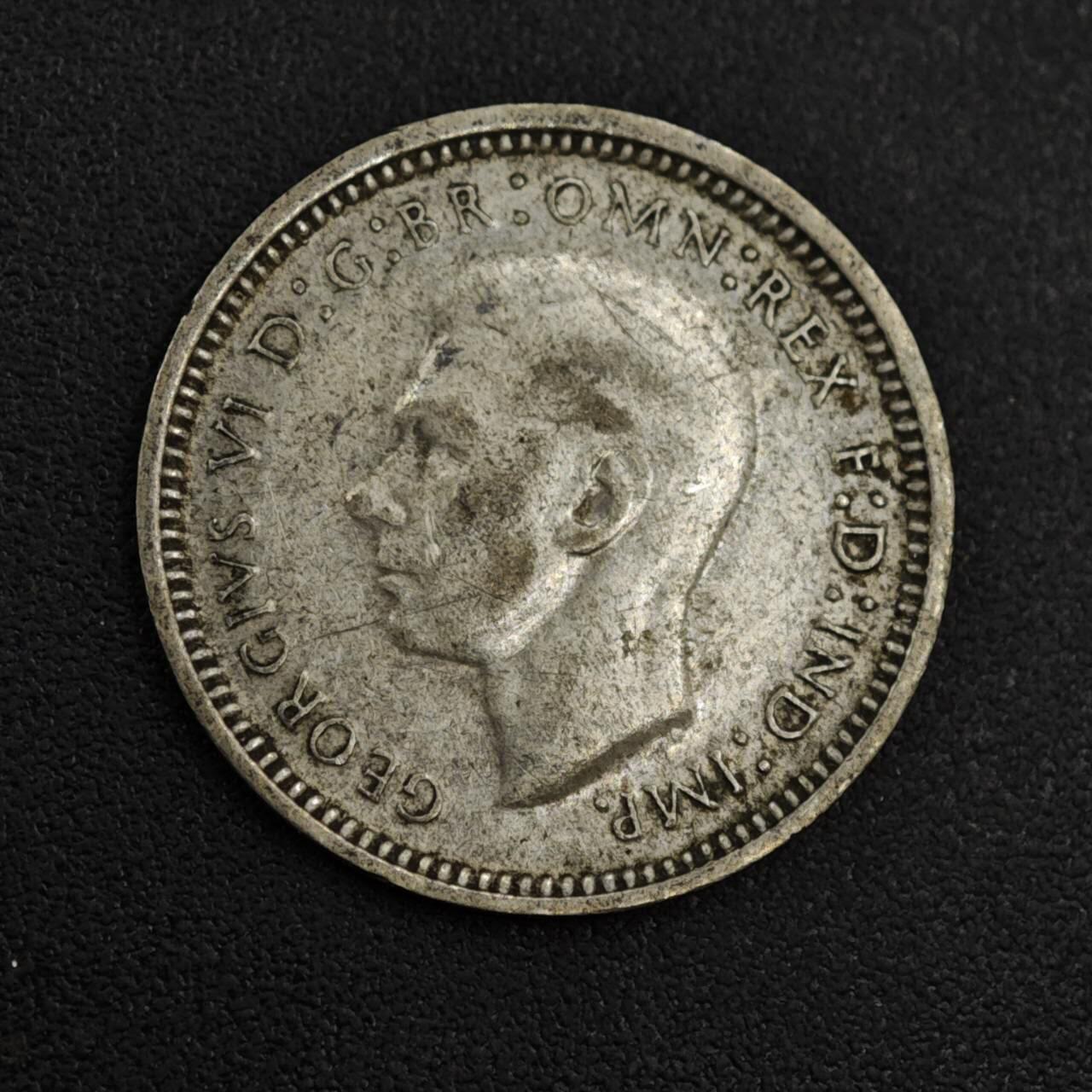 【淘币小摊】实时拍第八百零四拍   散币银币场   满百包邮可预留二周 每周一统一发货   澳大利亚1947年乔治六世3便士银币