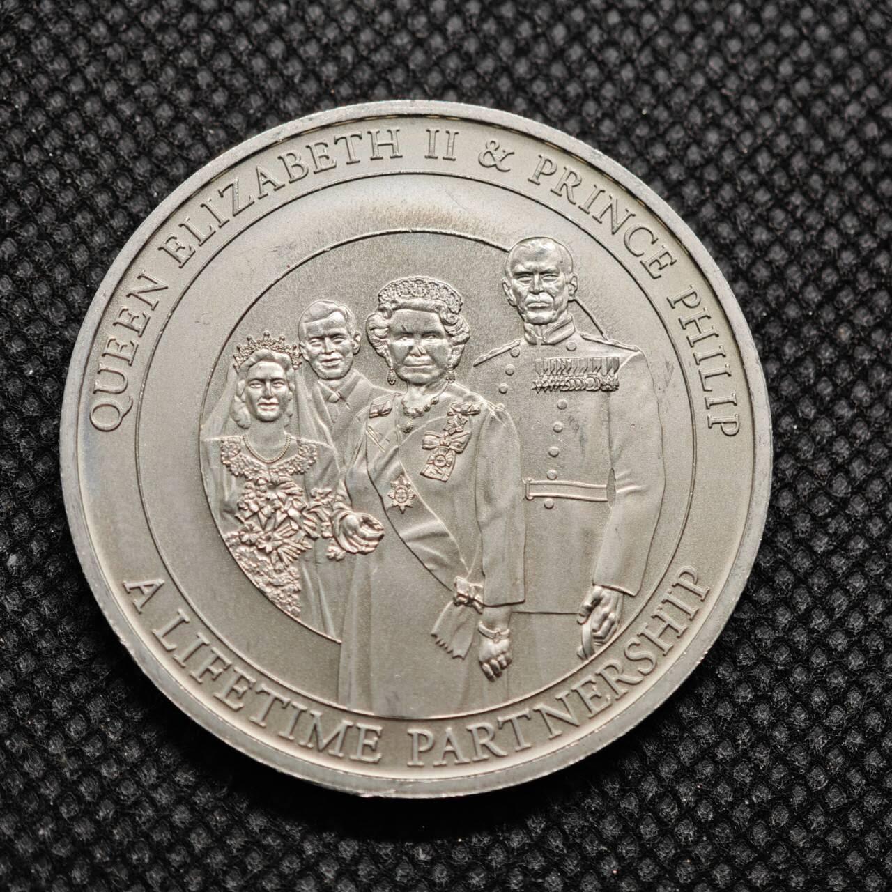 【淘币小摊】限时拍第八百零七拍  克朗币邮币封场  满百包邮可预留两周  周一统一发货   库克群岛2011年女王大婚钻禧1元纪念币