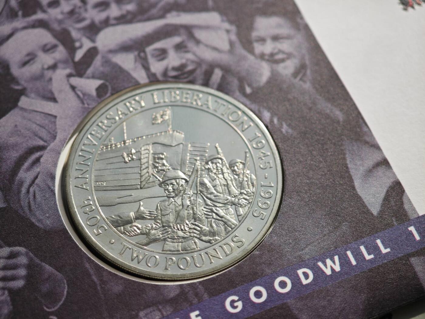 【淘币小摊】限时拍第八百零七拍  克朗币邮币封场  满百包邮可预留两周  周一统一发货    根西岛1995年二战胜利50周年2镑纪念币邮币封