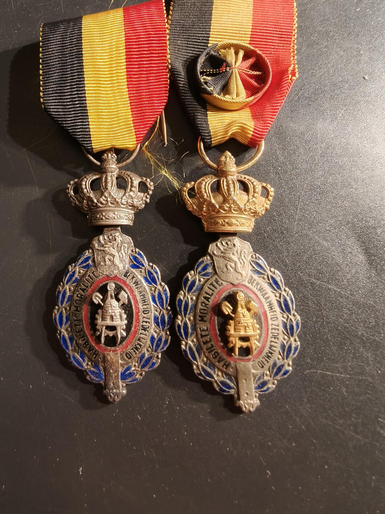 老王徽章第165期 比利时金银级劳工奖章一组