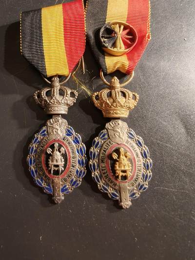 老王徽章第165期 - 比利时金银级劳工奖章一组