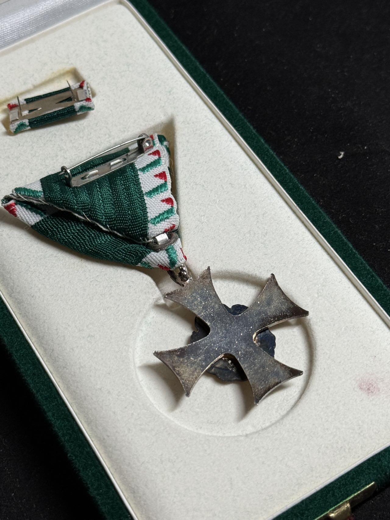 戎马世界章牌大赏第108期 匈牙利二级国防功绩勋章