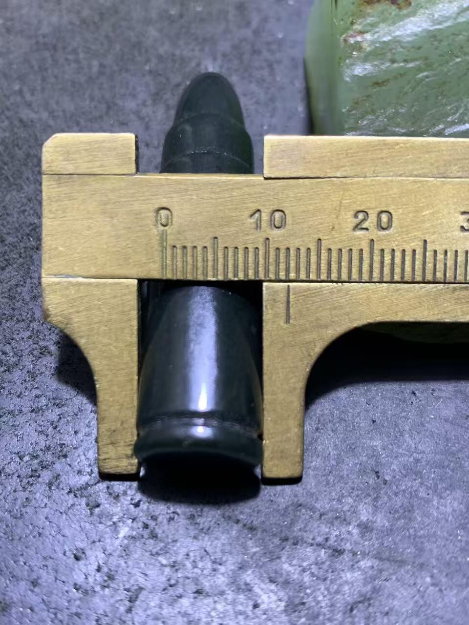 天然新疆和田青玉子 弹通货吊坠1颗，，