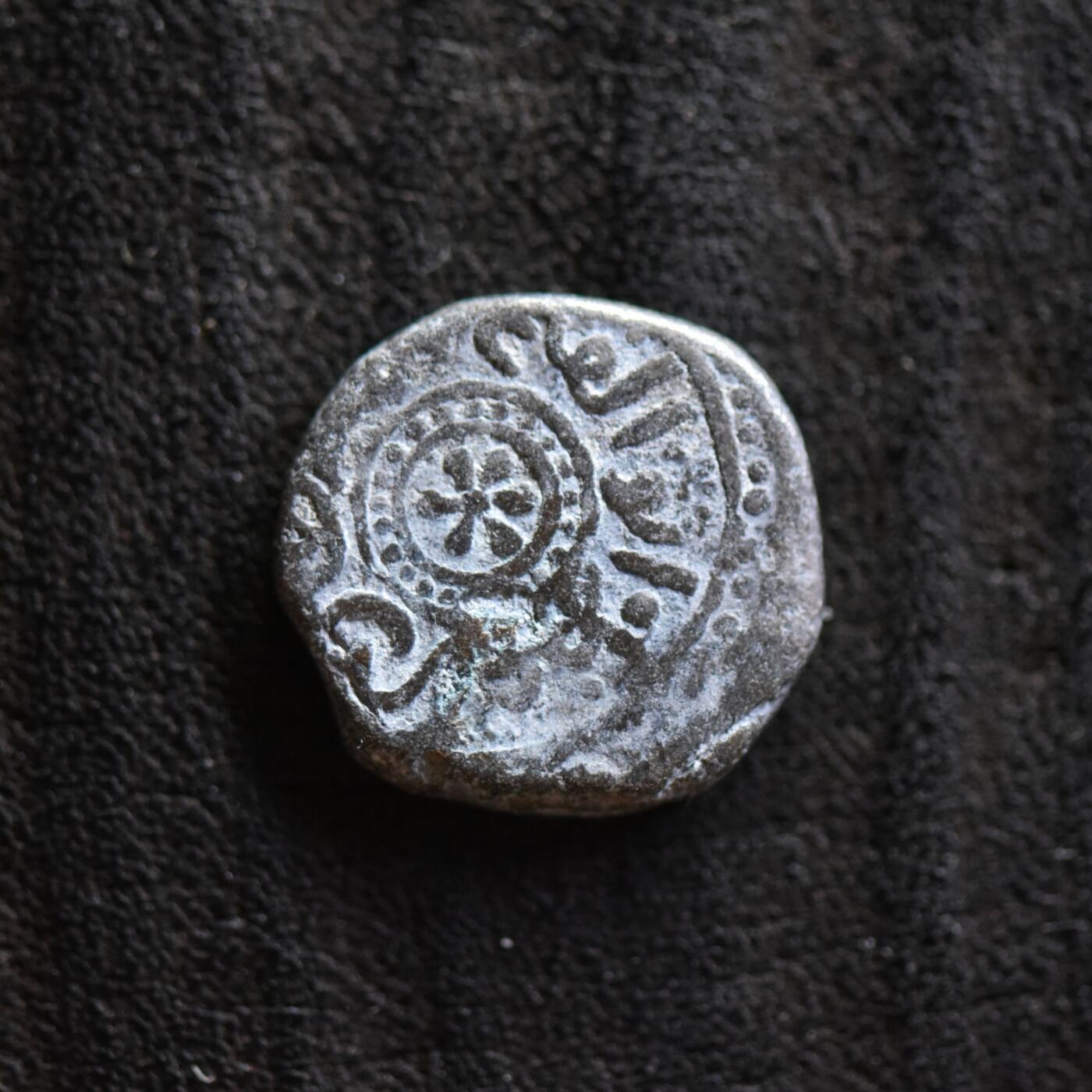 【良泉】第42期【自动场】12月4日晚19.30点开拍！99枚域外古代钱币专场  公元1200-1220年【花剌子模】阿拉乌丁·摩诃末【少见六瓣花版】吉塔尔，2.84克