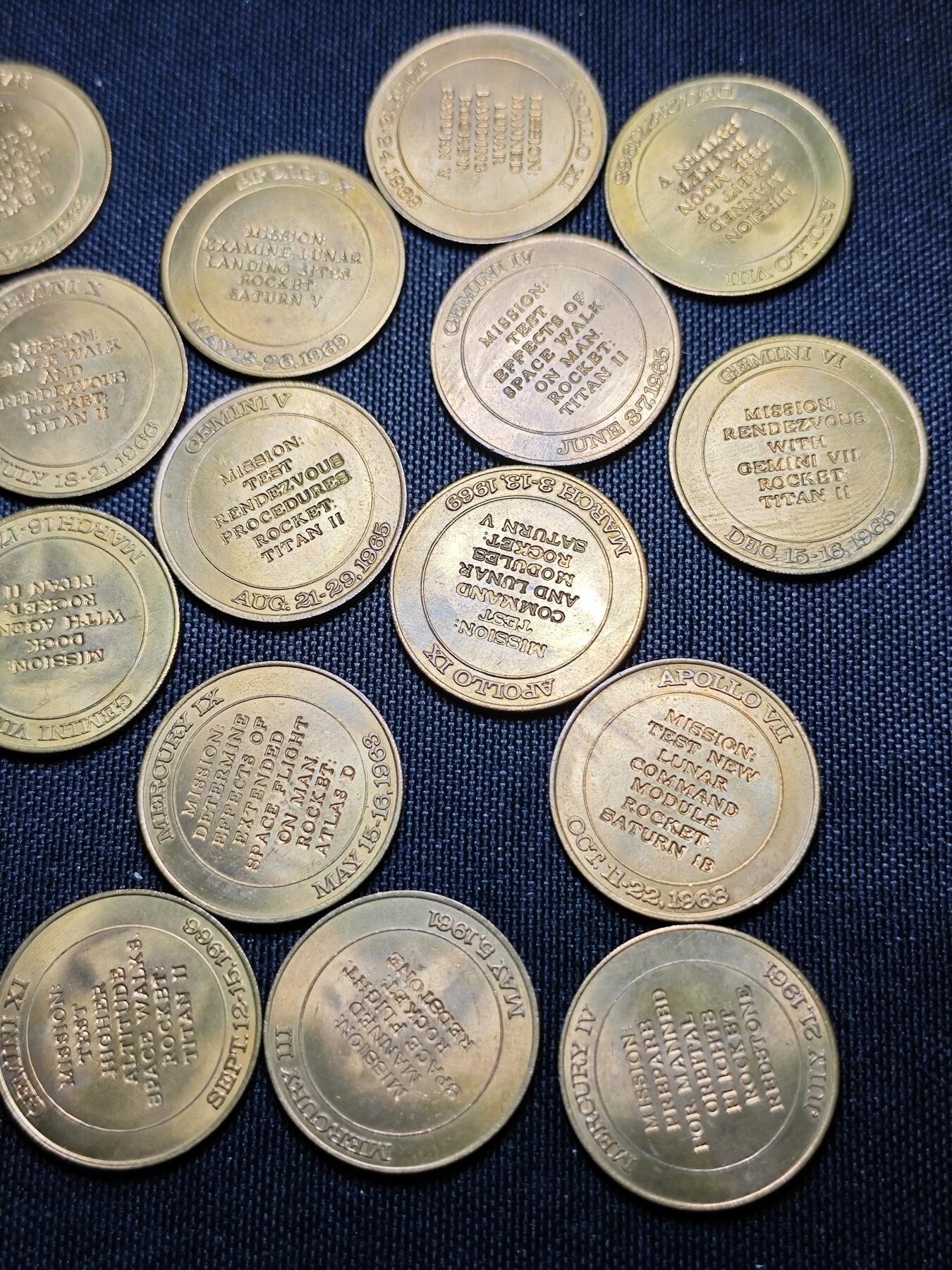 KK钱币收藏小铺 （套币 好品/批量散币 银币）专场  2月预留时间 周末发货  美国航天纪念铜章21枚 好品！