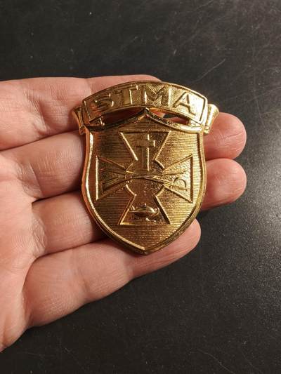 老王徽章第165期 - 美国圣托马斯军事学院大檐帽帽徽 