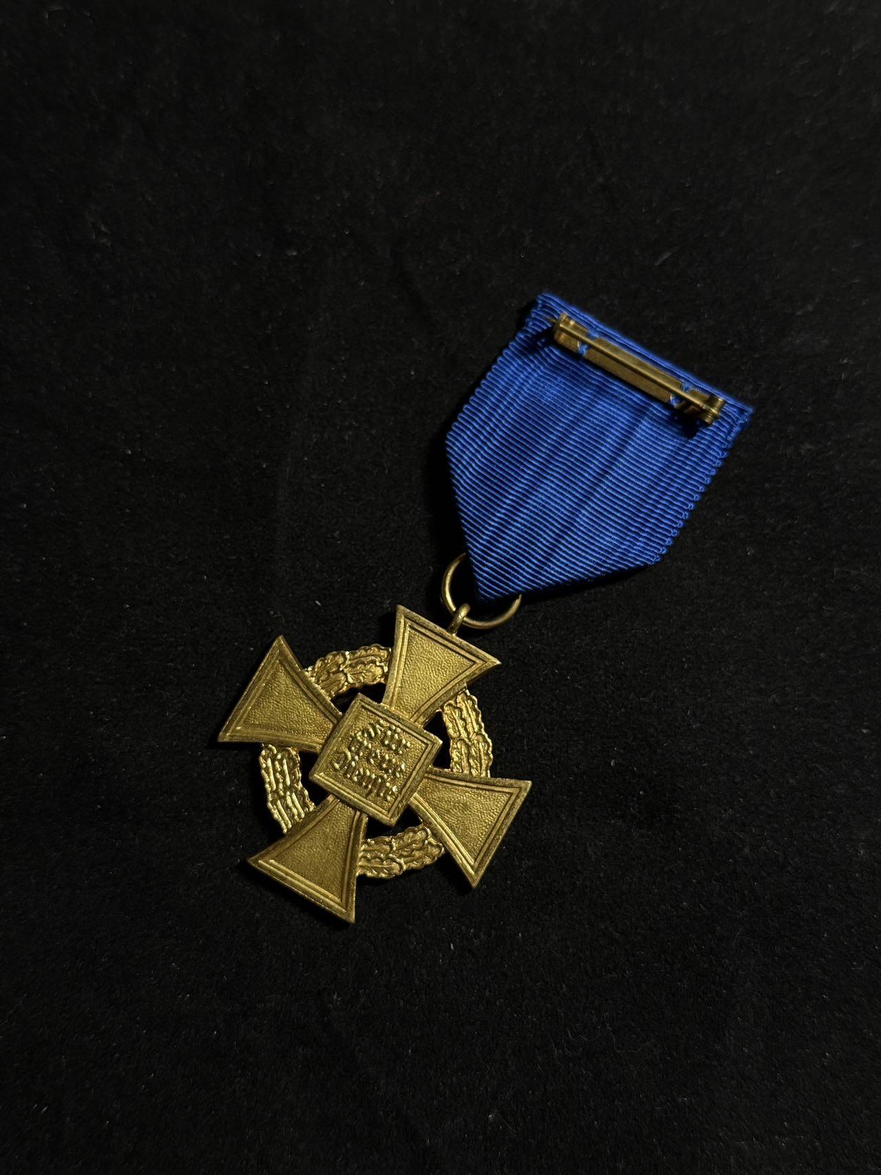 戎马世界章牌大赏第108期 铭记历史！德国二战公务员40年服务勋章