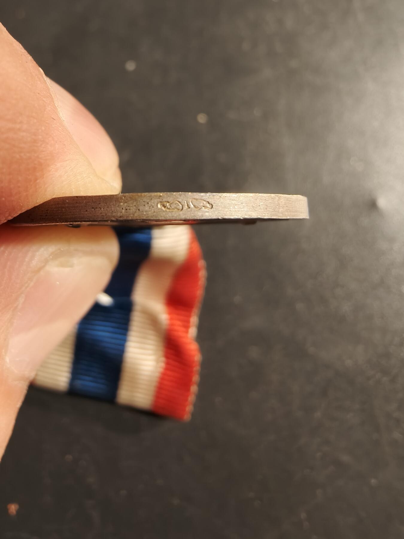 老王徽章第165期  法国银级内务部服役奖章    950银    13.8g