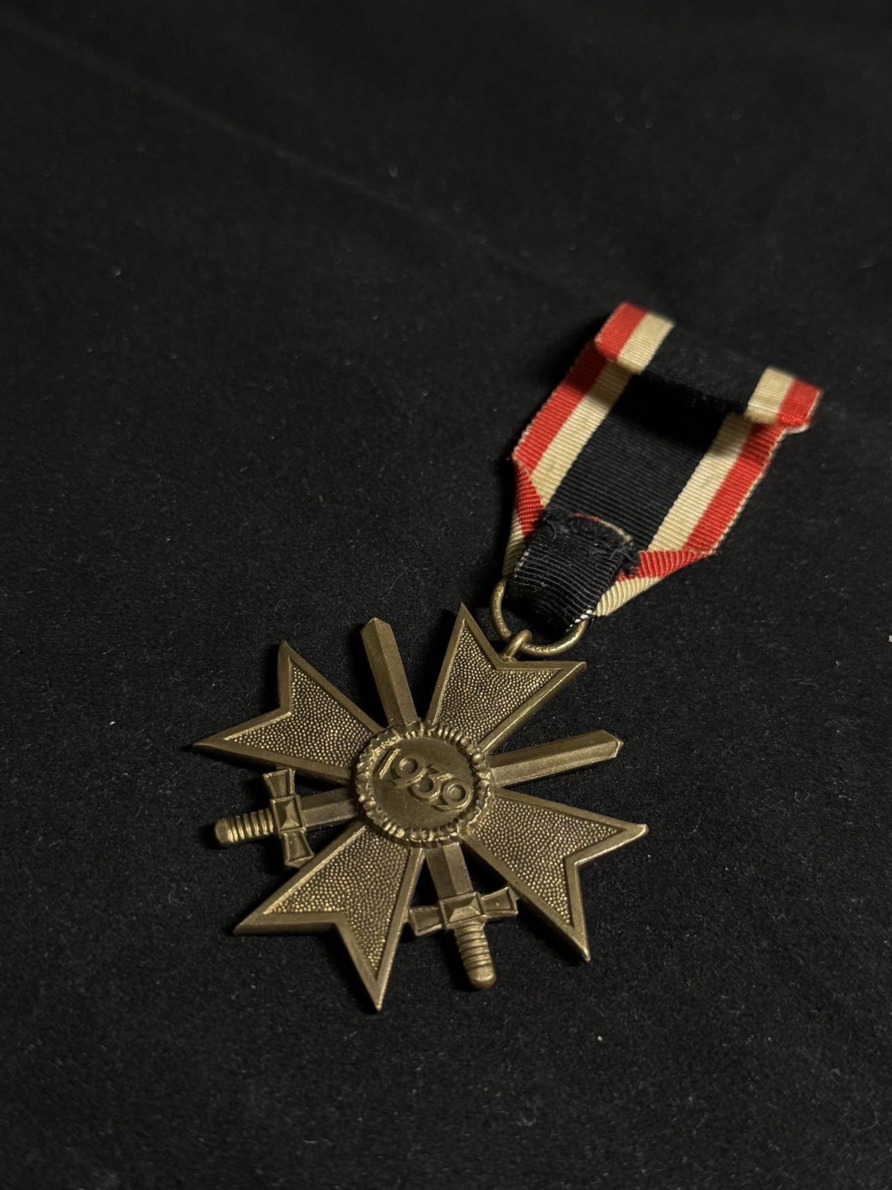 戎马世界章牌大赏第108期 铭记历史！德国带剑二级战功十字勋章