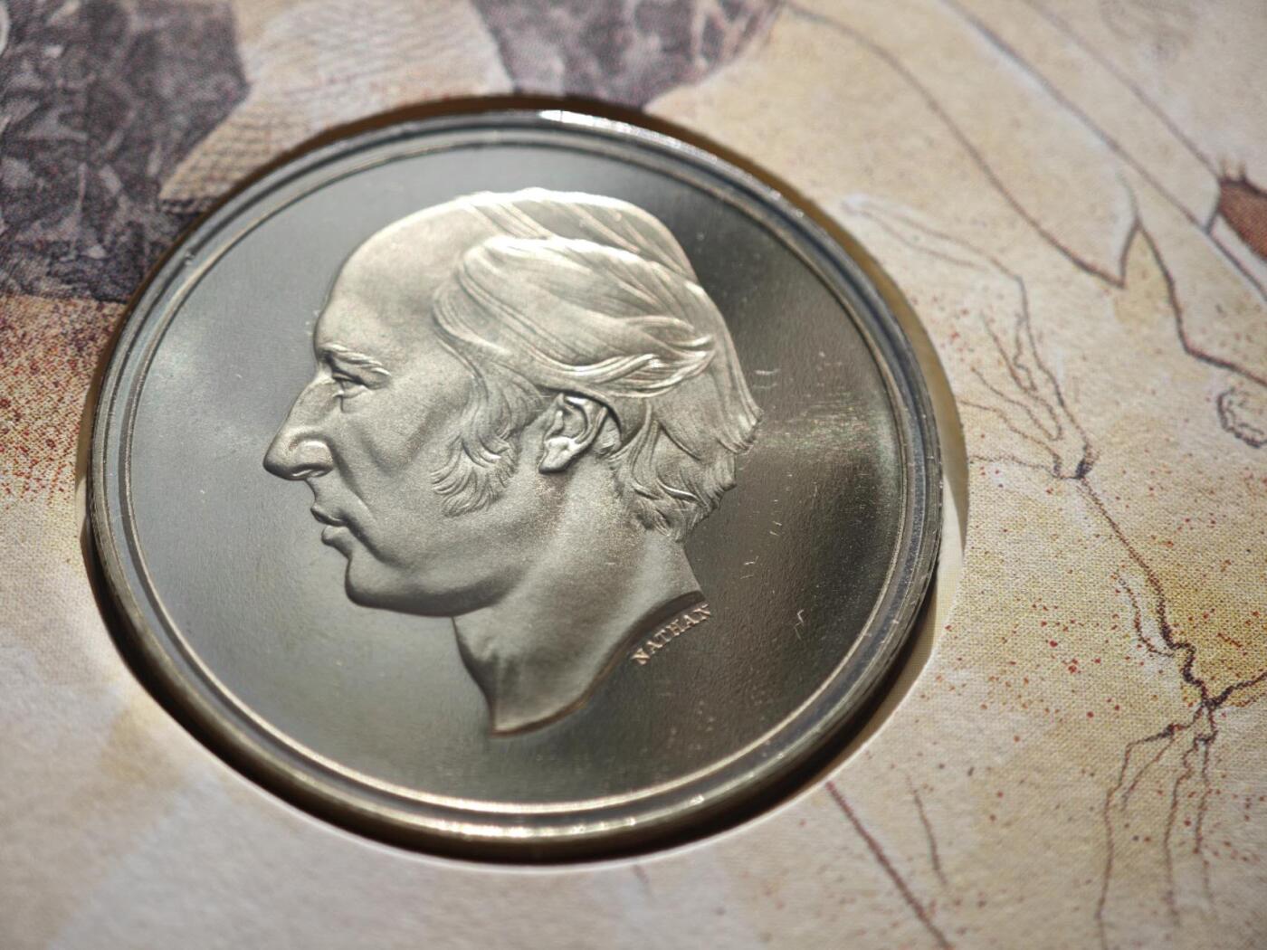 【淘币小摊】限时拍第八百零七拍  克朗币邮币封场  满百包邮可预留两周  周一统一发货   英国维多利亚纪念章