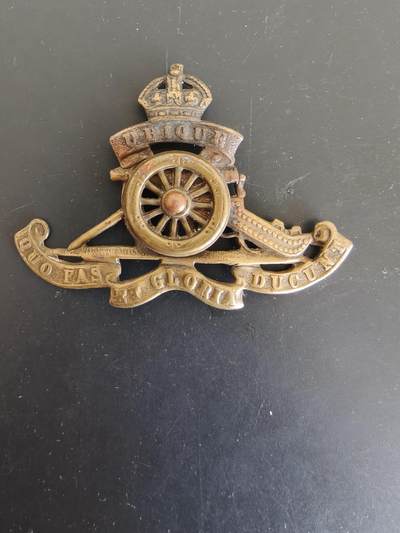 老王徽章第165期 - 英国皇家炮兵帽徽    背杆损坏    一战时期