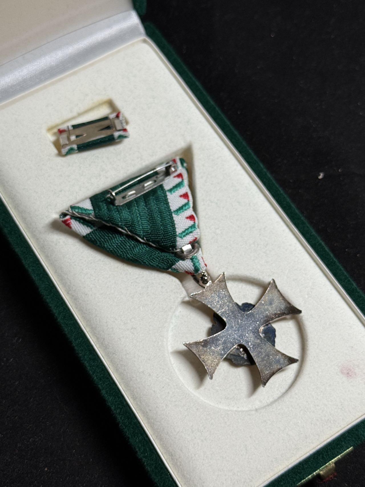 戎马世界章牌大赏第108期 匈牙利二级国防功绩勋章