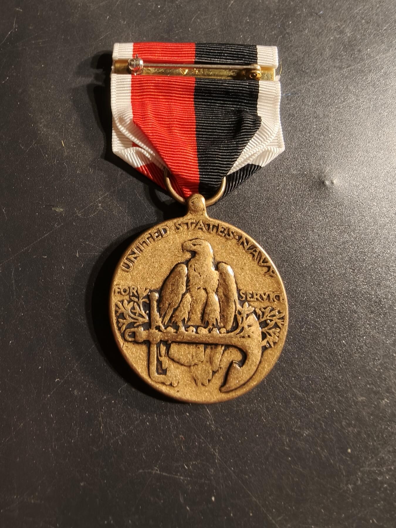 老王徽章第165期 美国海军占领军服役奖章