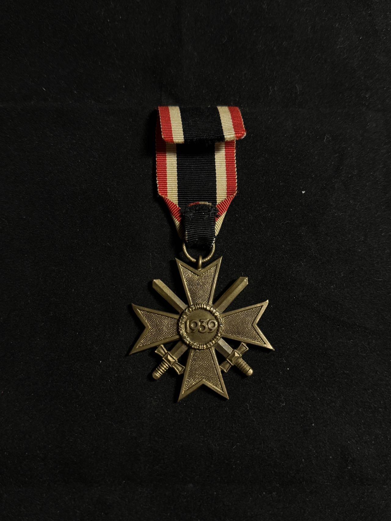 戎马世界章牌大赏第108期 铭记历史！德国带剑二级战功十字勋章