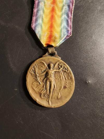 老王徽章第165期 - 希腊一战胜利奖章     设计师大写签名版本