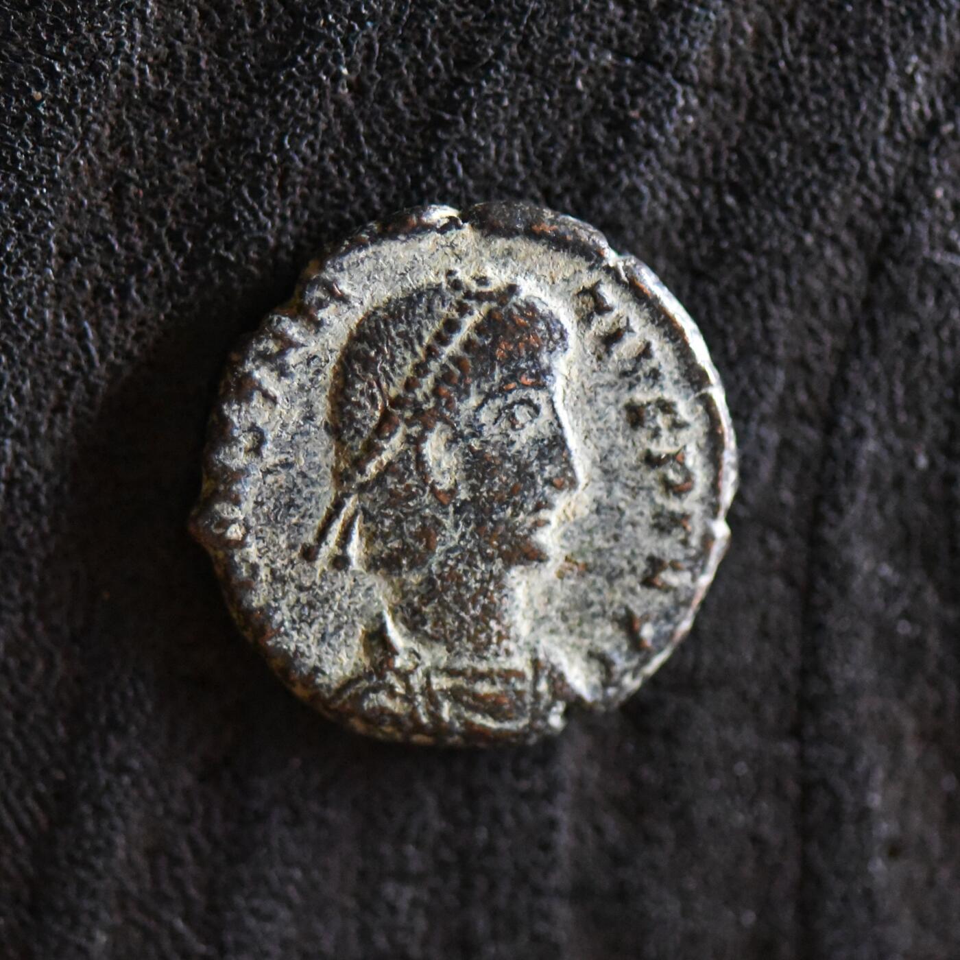 【良泉】第42期【自动场】12月4日晚19.30点开拍！99枚域外古代钱币专场  公元337-361年，古罗马帝国，君士坦提乌斯二世“重现幸福时光”铜币，2.77克