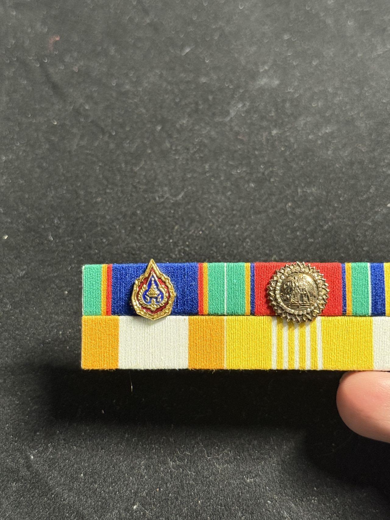 戎马世界章牌大赏第108期 泰国将官勋略，少见洋装店订制版，背面有商标 包括一等王冠，二等白象与国王生日，皇太子加冕等6枚章