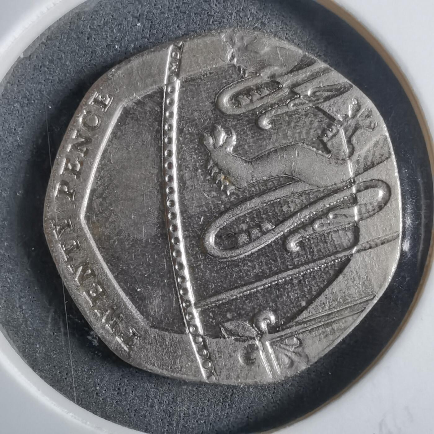 沼泽如烟--第912场 英国2014年20便士