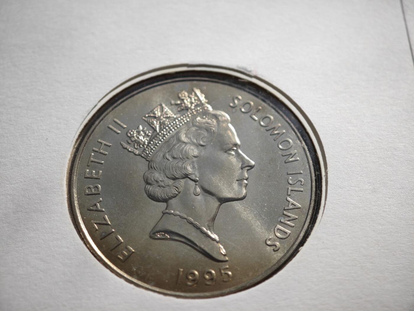 【淘币小摊】限时拍第八百零七拍  克朗币邮币封场  满百包邮可预留两周  周一统一发货   所罗门群岛1995年二战胜利50周年5元纪念币邮币封