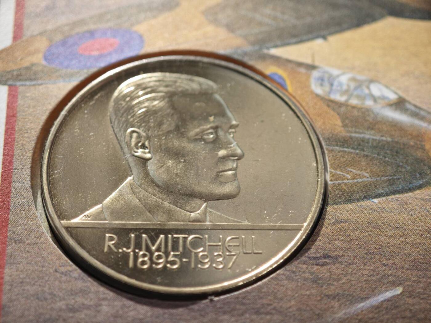 【淘币小摊】限时拍第八百零七拍  克朗币邮币封场  满百包邮可预留两周  周一统一发货   二战飞机纪念章邮币封