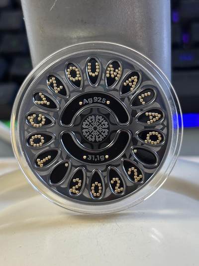 第182期拍卖 - 哈萨克斯坦2022年草原民族传统游戏九宫棋镀金银币，925银，发行3000枚，1盎司