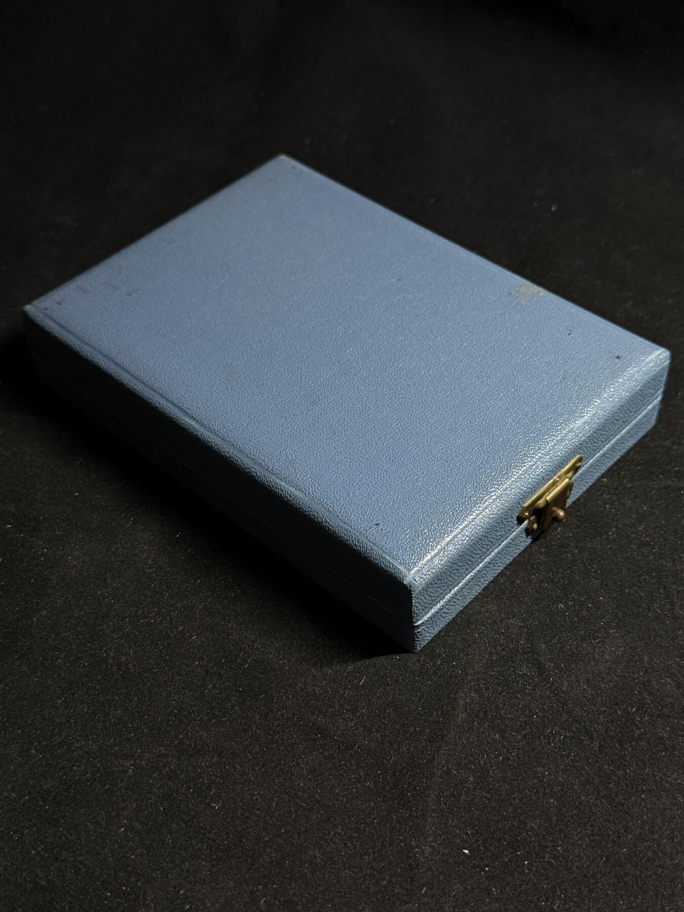 戎马世界章牌大赏第108期 匈牙利和平功绩奖章，授予参与维和行动的匈牙利军人