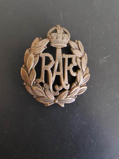 老王徽章第165期 - 英国皇家空军帽徽    背杆损坏    二战时期