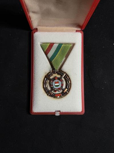 戎马世界章牌大赏第108期 - 匈牙利铜级巩固战斗友谊奖章