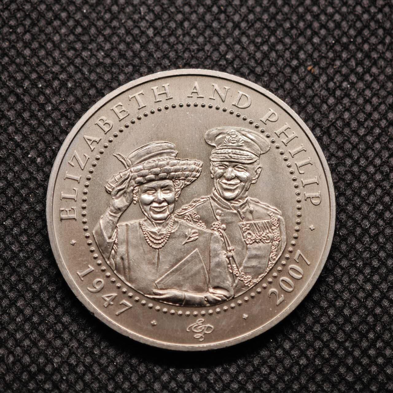 【淘币小摊】限时拍第八百零七拍  克朗币邮币封场  满百包邮可预留两周  周一统一发货    库克群岛2007年女王大婚60周年1元纪念币