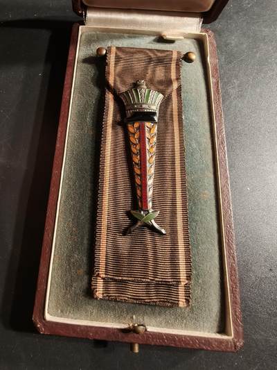 老王徽章第165期 - 比利时劳工荣誉奖章    原盒