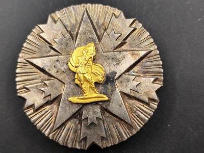11月21日精品徽章专场 - 南斯拉夫三级人民军银质勋章别针版24.9g