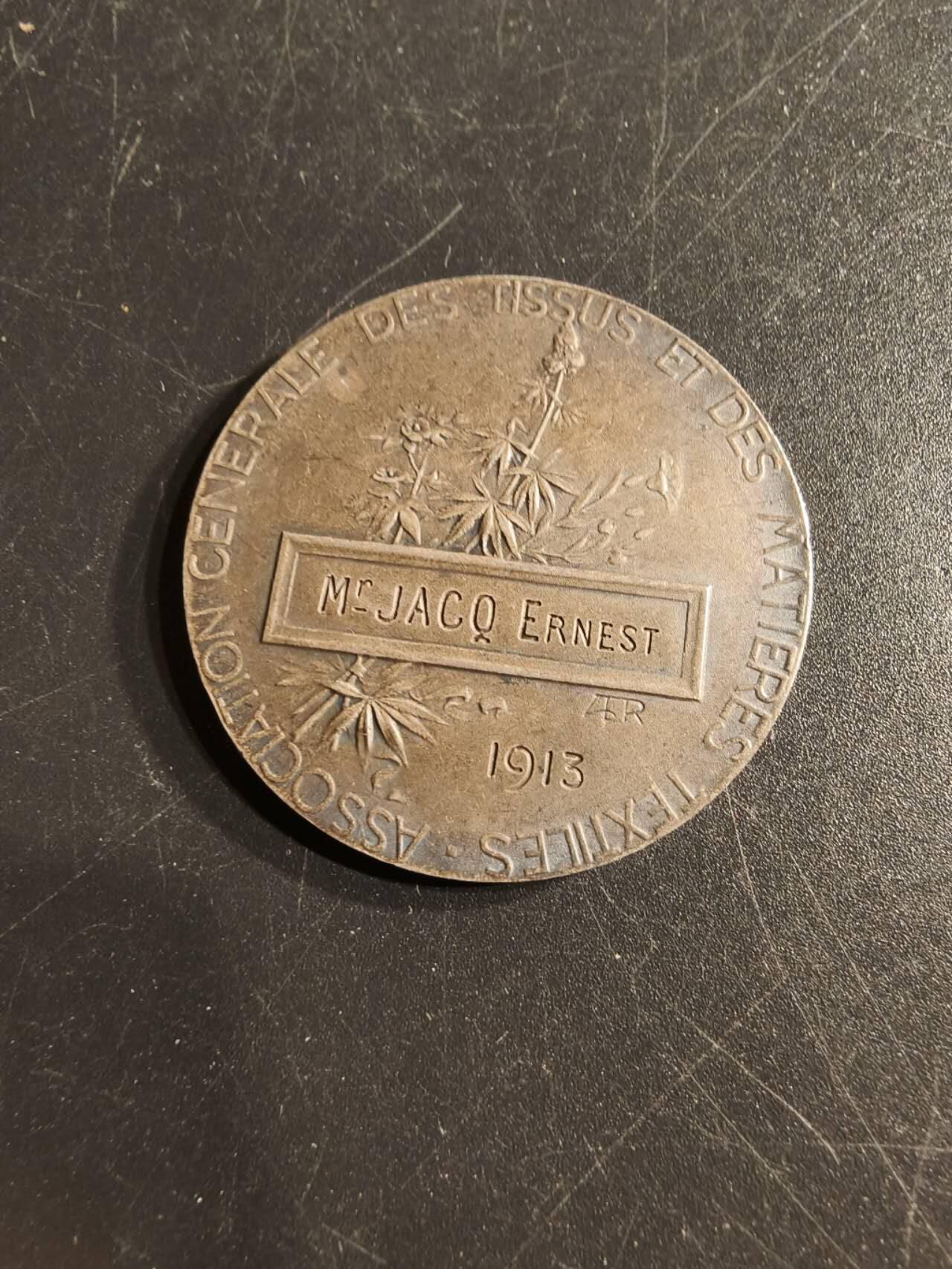 老王徽章第165期 法国棉纺织工业协会大银章    原盒     950银     直径36mm.    重量21.3g