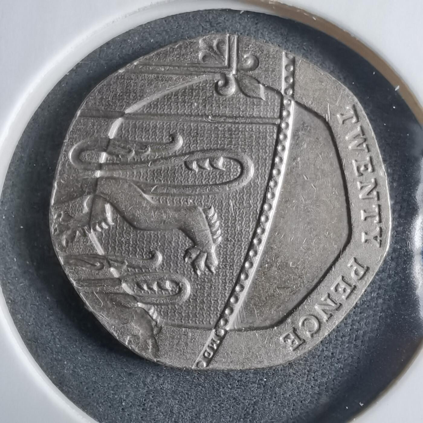 沼泽如烟--第912场 英国2012年20便士