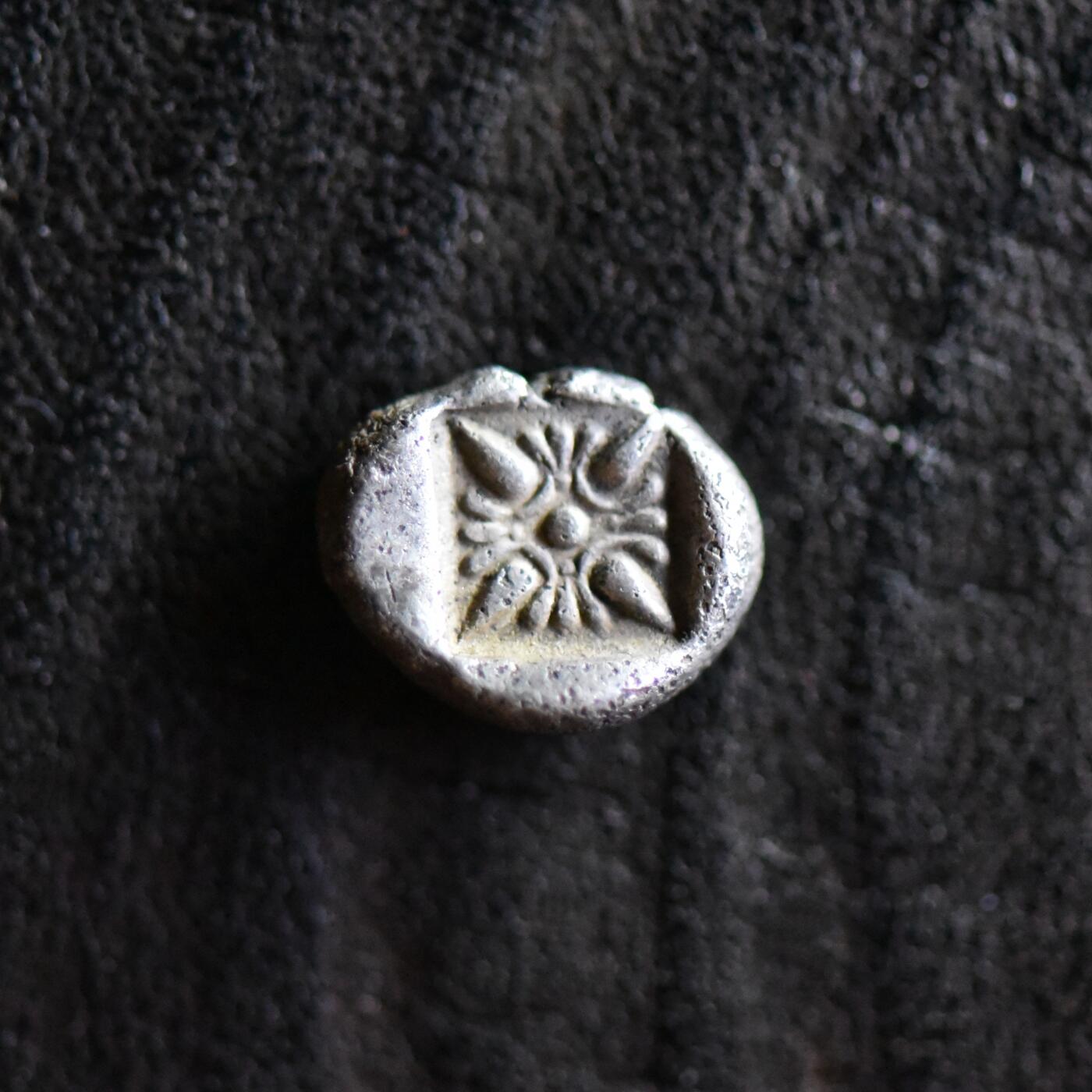 【良泉】第42期【自动场】12月4日晚19.30点开拍！99枚域外古代钱币专场  【极美品】公元前5世纪【古希腊】爱奥尼亚，米利都，咆哮狮子，两奥波银币，1.06克