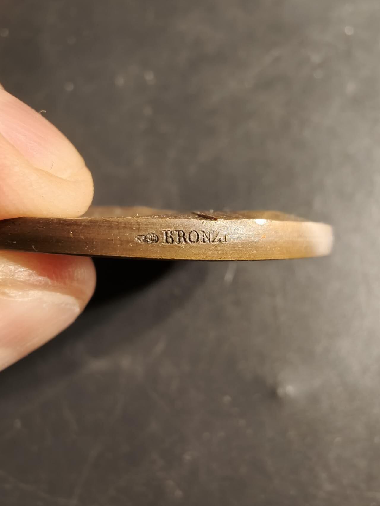 老王徽章第165期 法国殖民地1902-03印支河内博览会大铜章     原盒     大师罗蒂戎装玛丽安娜     直径50mm.    重量55.3g