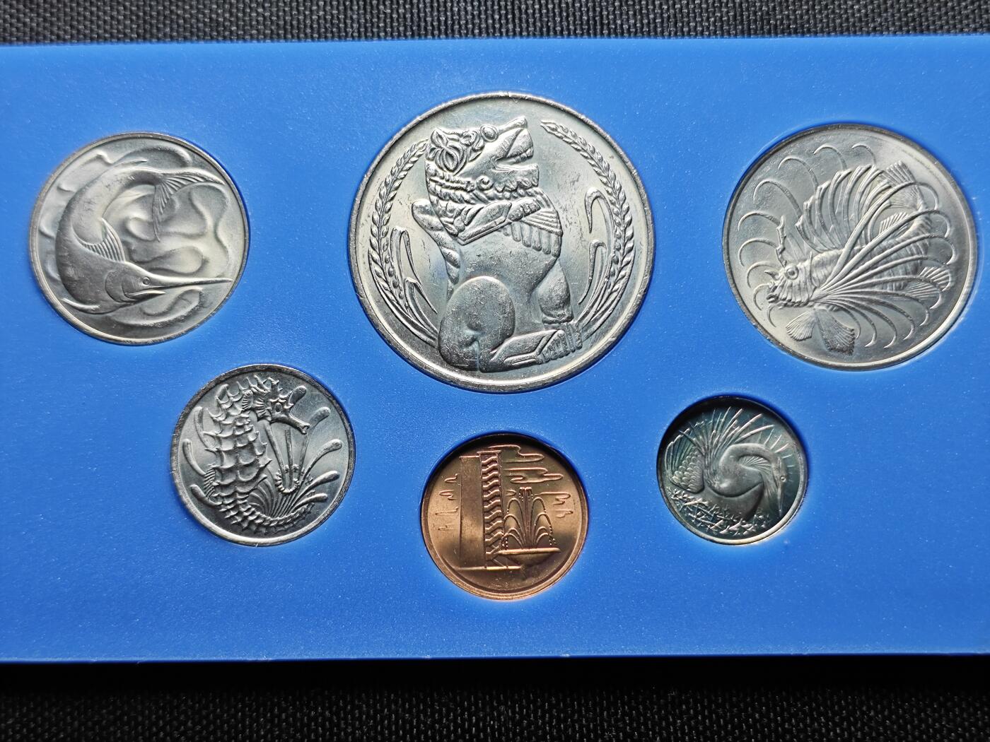 KK钱币收藏小铺 （套币 好品/批量散币 银币）专场  2月预留时间 周末发货  新加坡马来西亚大小面值套币 皮包样式少见 含纪念币