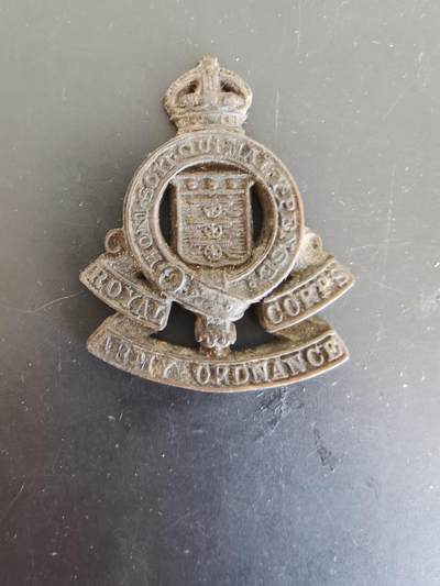 老王徽章第165期 - 英国皇家军械署帽徽    一战时期    背杆损坏