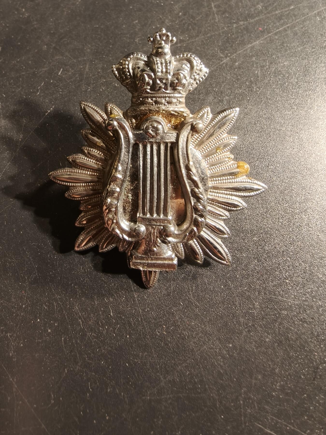 老王徽章第165期 英国皇家军乐团帽徽     维多利亚时期 