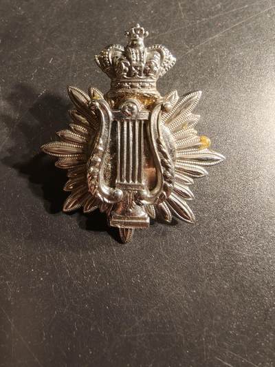 老王徽章第165期 - 英国皇家军乐团帽徽     维多利亚时期 
