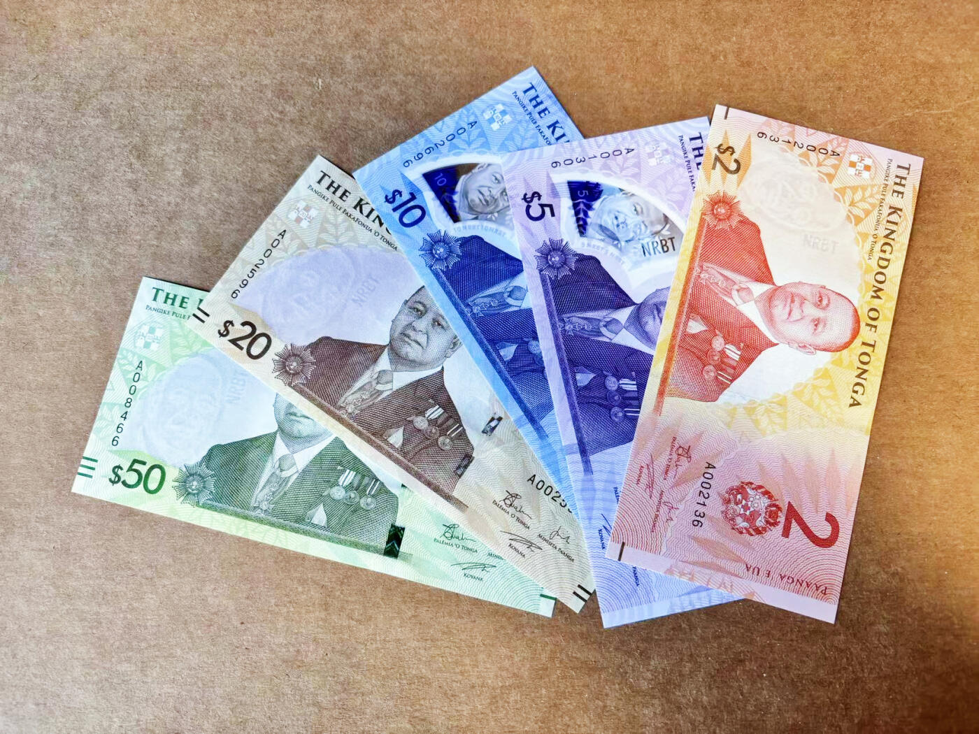 【Blue Auction】世界纸币精拍第754期——18级TOP拍卖/信誉/品质/专业/高效💫 【一组5张A冠千位小号】汤加 新版2-50元 全新UNC