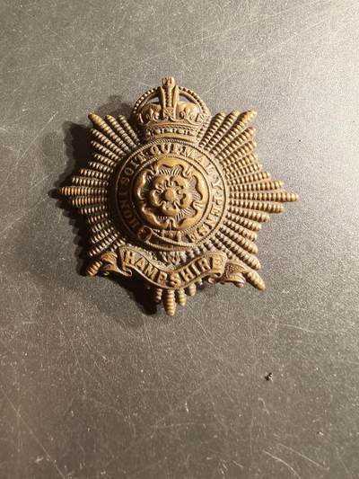 老王徽章第165期 - 英国汉普郡步兵团帽徽     一战时期 